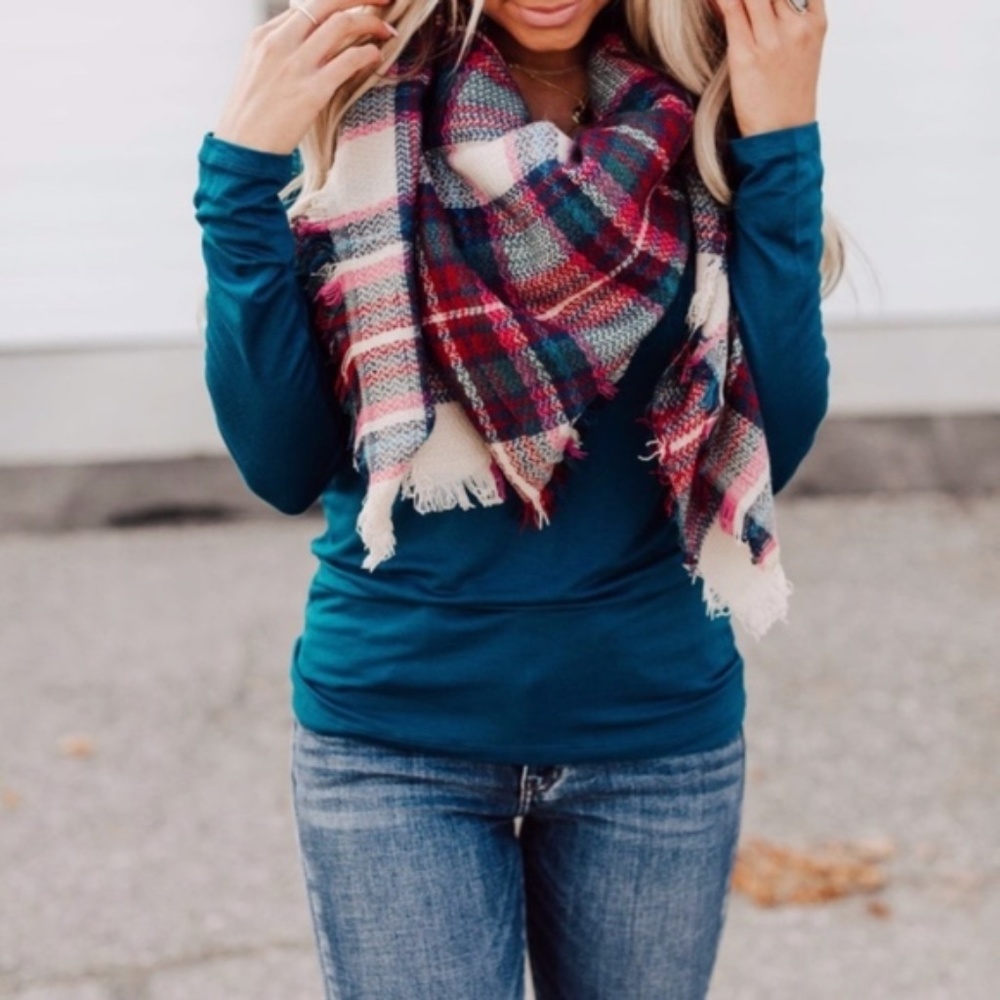 CELINE hello fall scarF - Fushcia - Picture 4 of 5